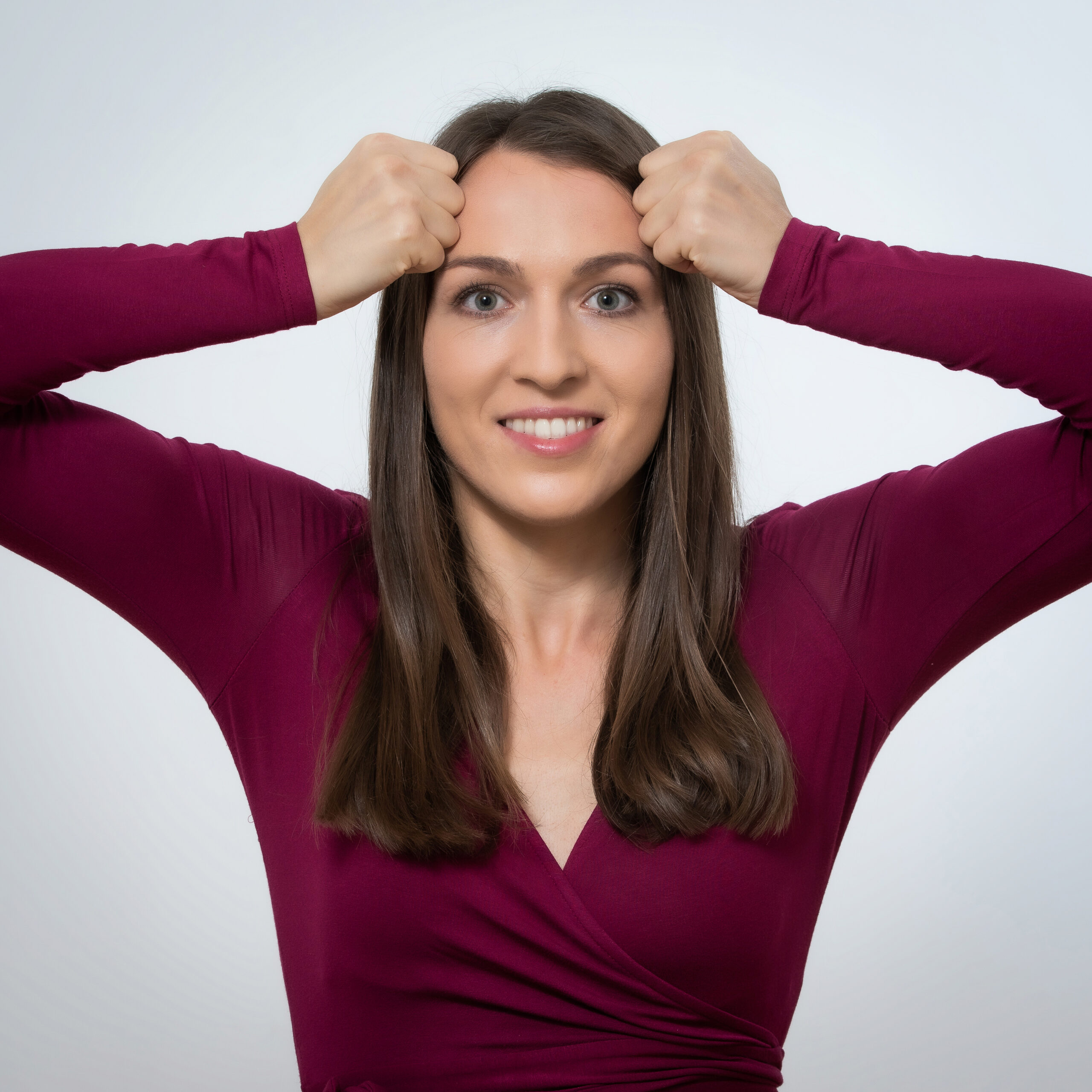 Stirnfalten loswerden mit Gesichtsyoga