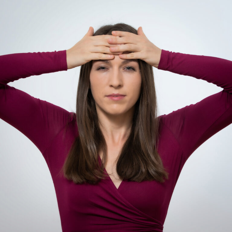Zornesfalte glätten - Gesichtsyoga mit Hanna Sacher