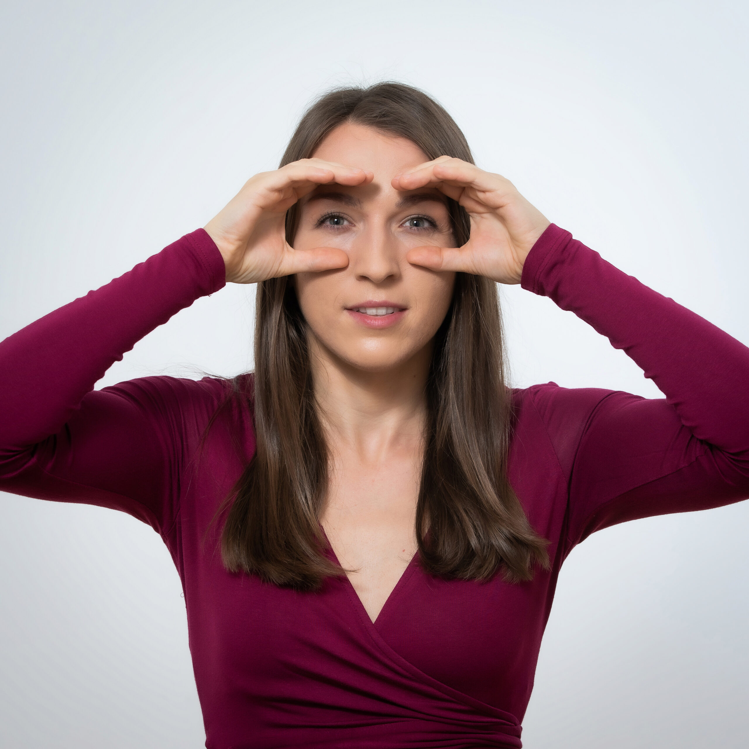 Schlupflider loswerden mit diesen Gesichtsyoga-Übungen