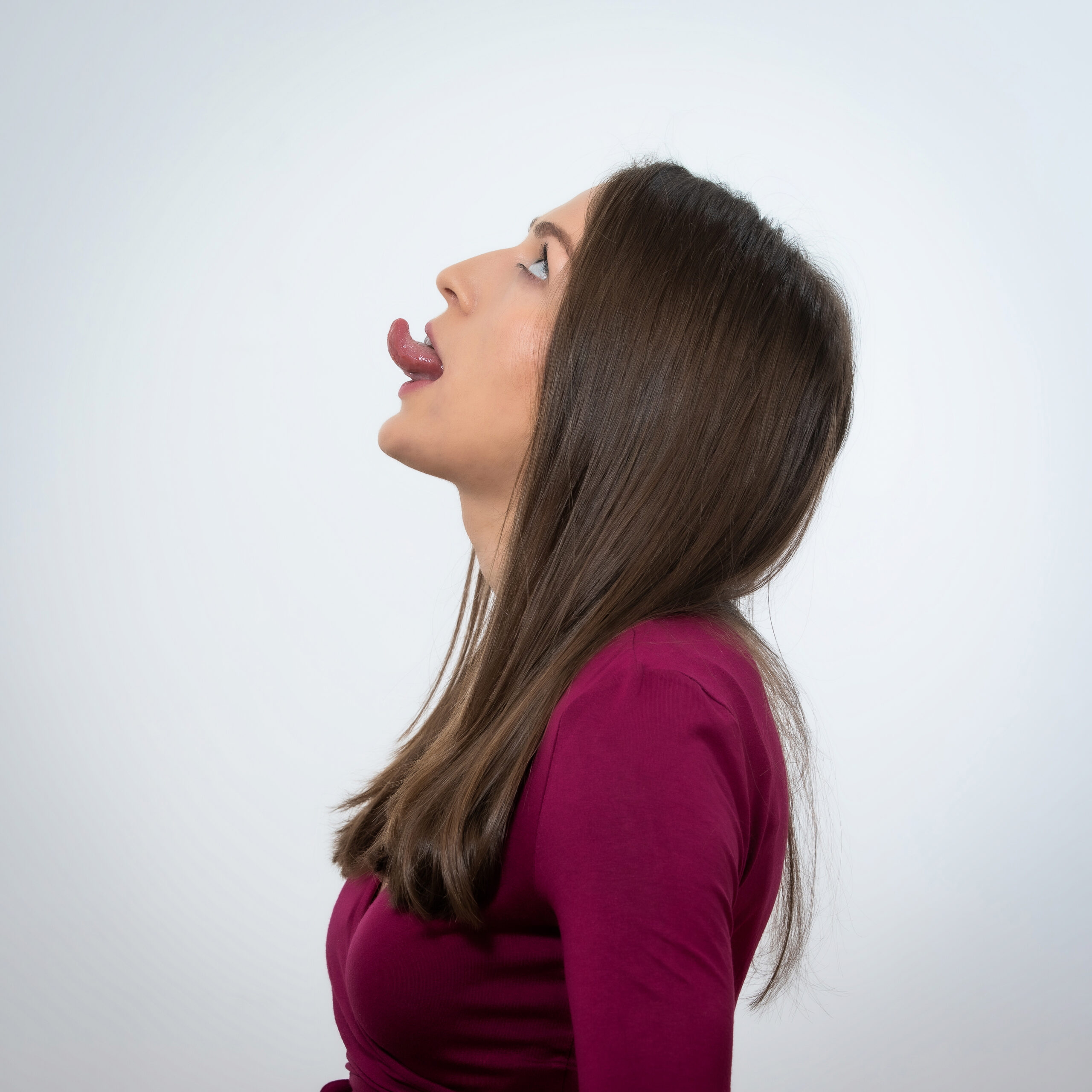 Halsfalten straffen mit Gesichtsyoga /