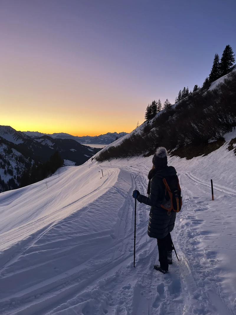 Sonnenuntergang über den Bergen
